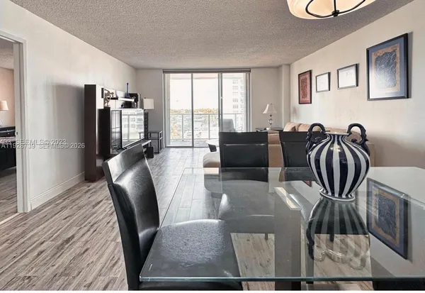 $2,900 | 5701 Collins Avenue, Unit 505, Miami Beach, FL 33140