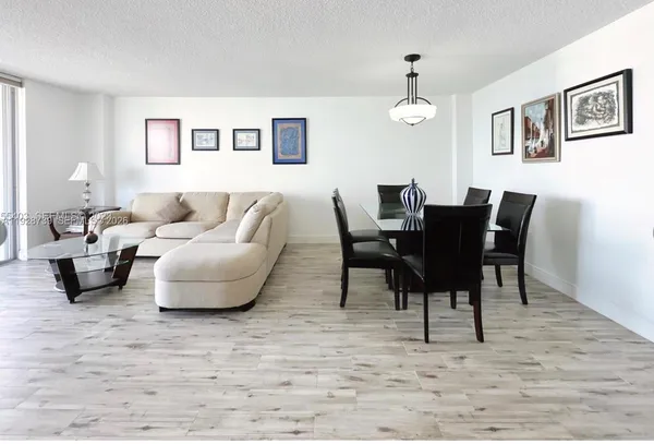 $2,900 | 5701 Collins Avenue, Unit 505, Miami Beach, FL 33140