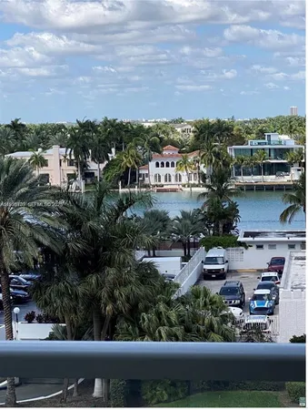 $2,900 | 5701 Collins Avenue, Unit 505, Miami Beach, FL 33140