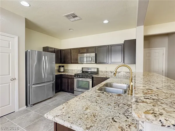 $2,200 | 976 Aspen Cliff Drive, Henderson, NV 89011