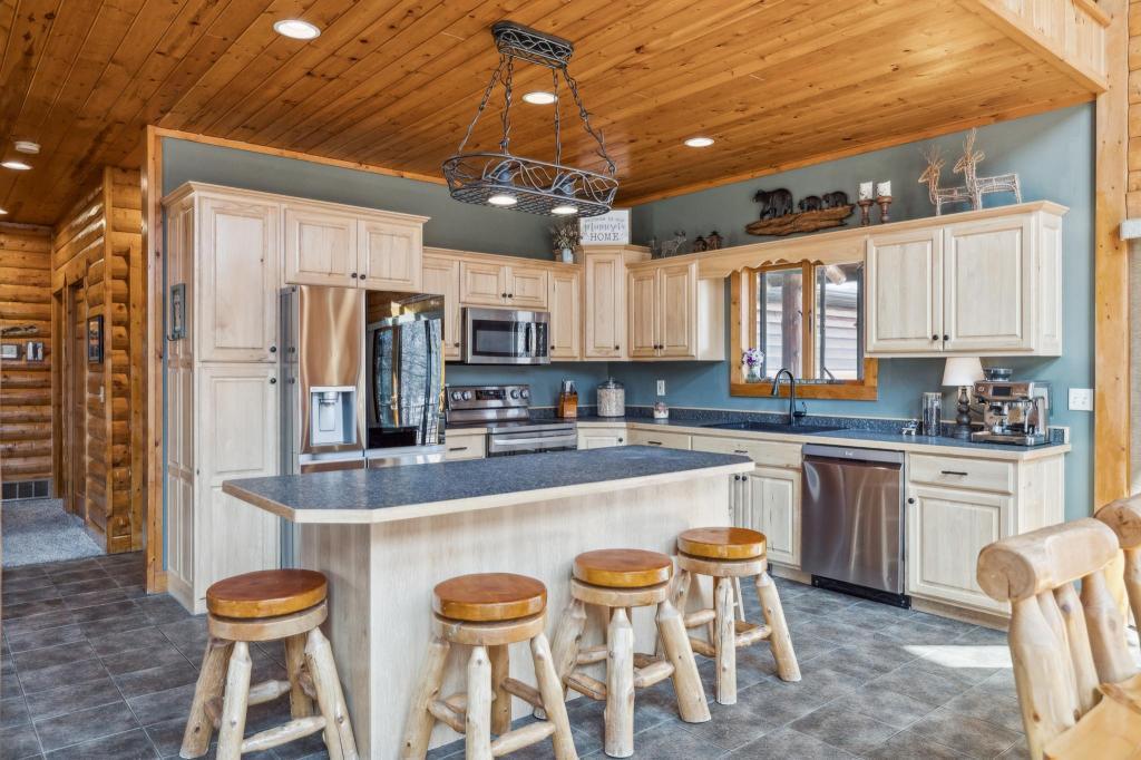 37111 Bunkhouse Road Crosslake, MN 56442 - Photo 6 of 29