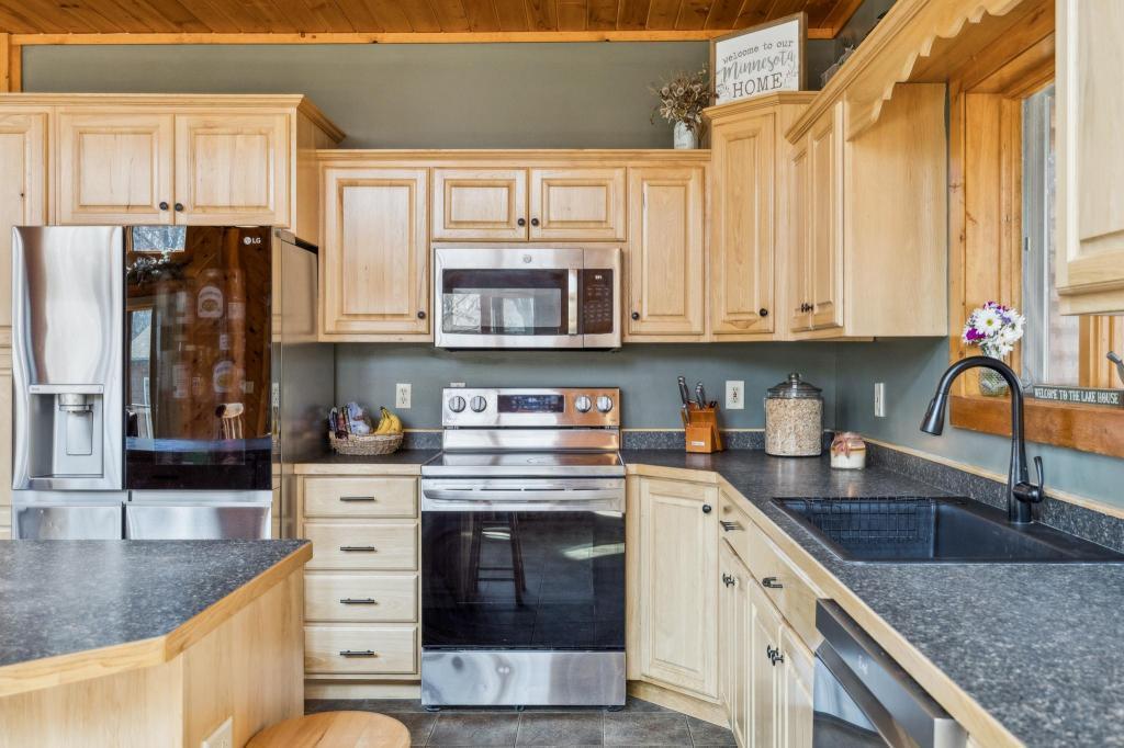 37111 Bunkhouse Road Crosslake, MN 56442 - Photo 7 of 29