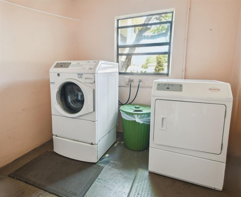 12300 Vonn Road, Unit 3102 Largo, FL 33774 - Photo 15 of 22 a utility room with dryer and washer