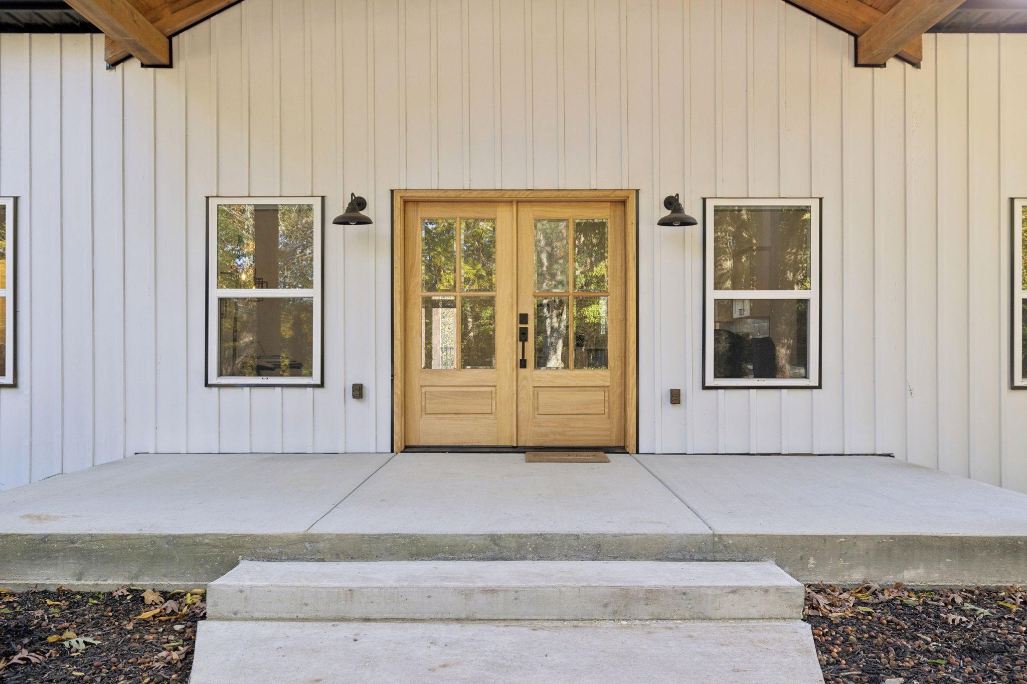 6060 Washer Road Lyles, TN 37098 - Photo 4 of 43 a view of entryway with a rug