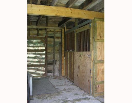 24 Carlisle Road Transfer, PA 16154 - Photo 17 of 18 Stable/Barn.