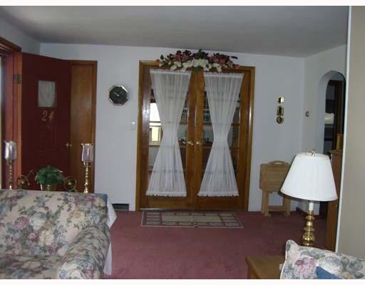 24 Carlisle Road Transfer, PA 16154 - Photo 3 of 18 Living Room.