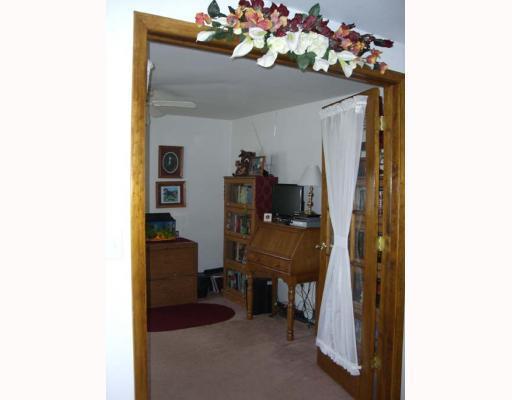 24 Carlisle Road Transfer, PA 16154 - Photo 4 of 18 Studio/Study/Office.