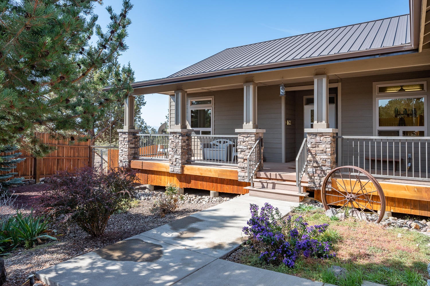3242 Southwest 43rd Street Redmond, OR 97756 - Photo 2 of 38 Front door approach