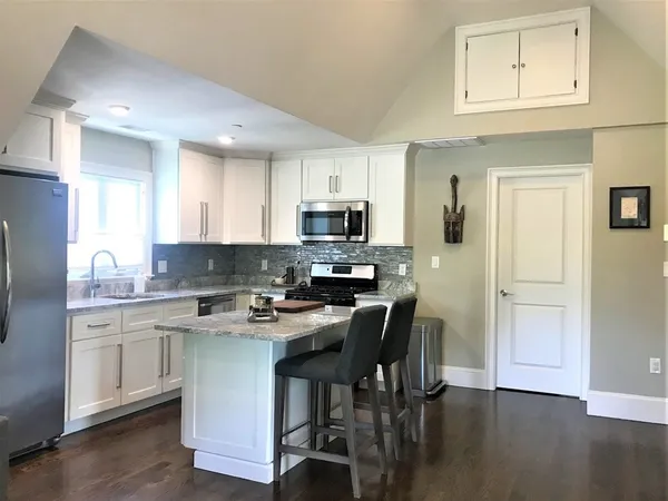 $4,500 | 27 Albion Street, Unit 3, Somerville, MA 02143