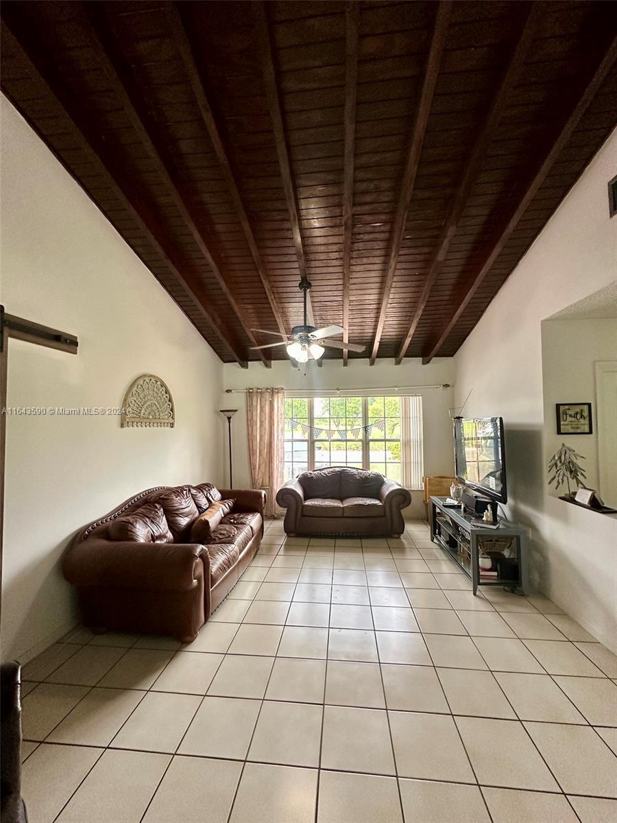 14200 Kendale Lakes Drive Miami, FL 33183 - Photo 14 of 21 a view of a livingroom with furniture