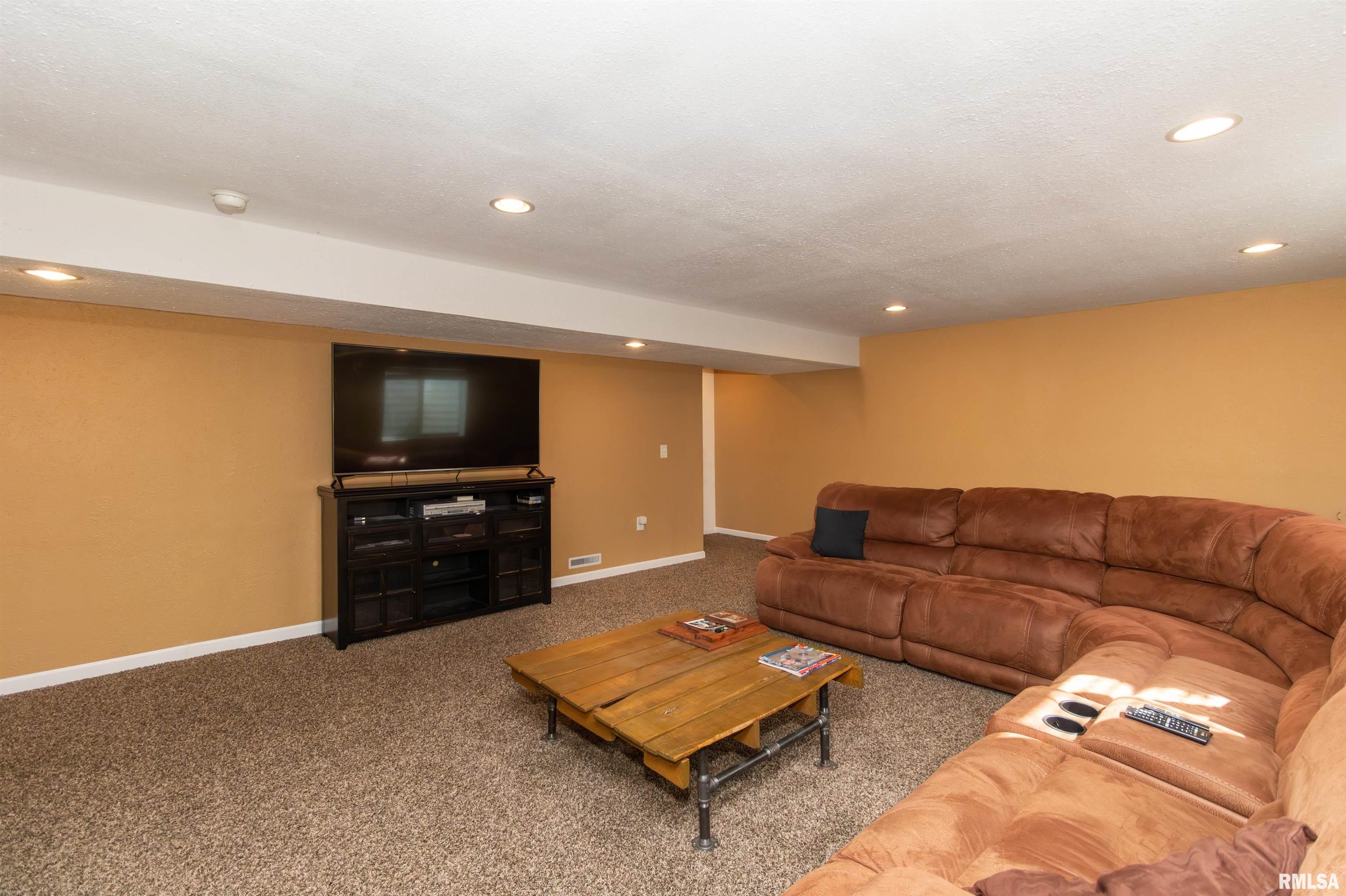 26 Osprey Court Pekin, IL 61554 - Photo 39 of 57