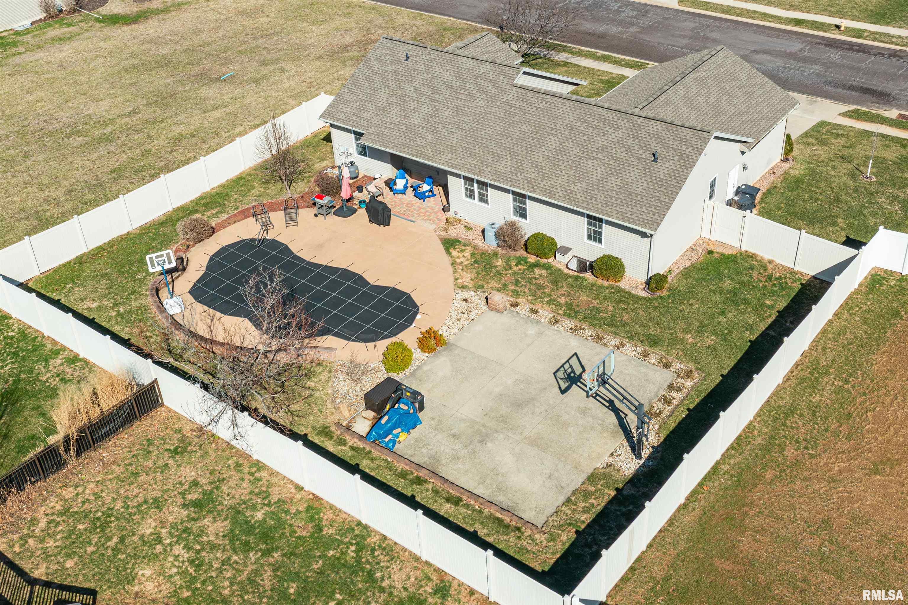 26 Osprey Court Pekin, IL 61554 - Photo 7 of 57