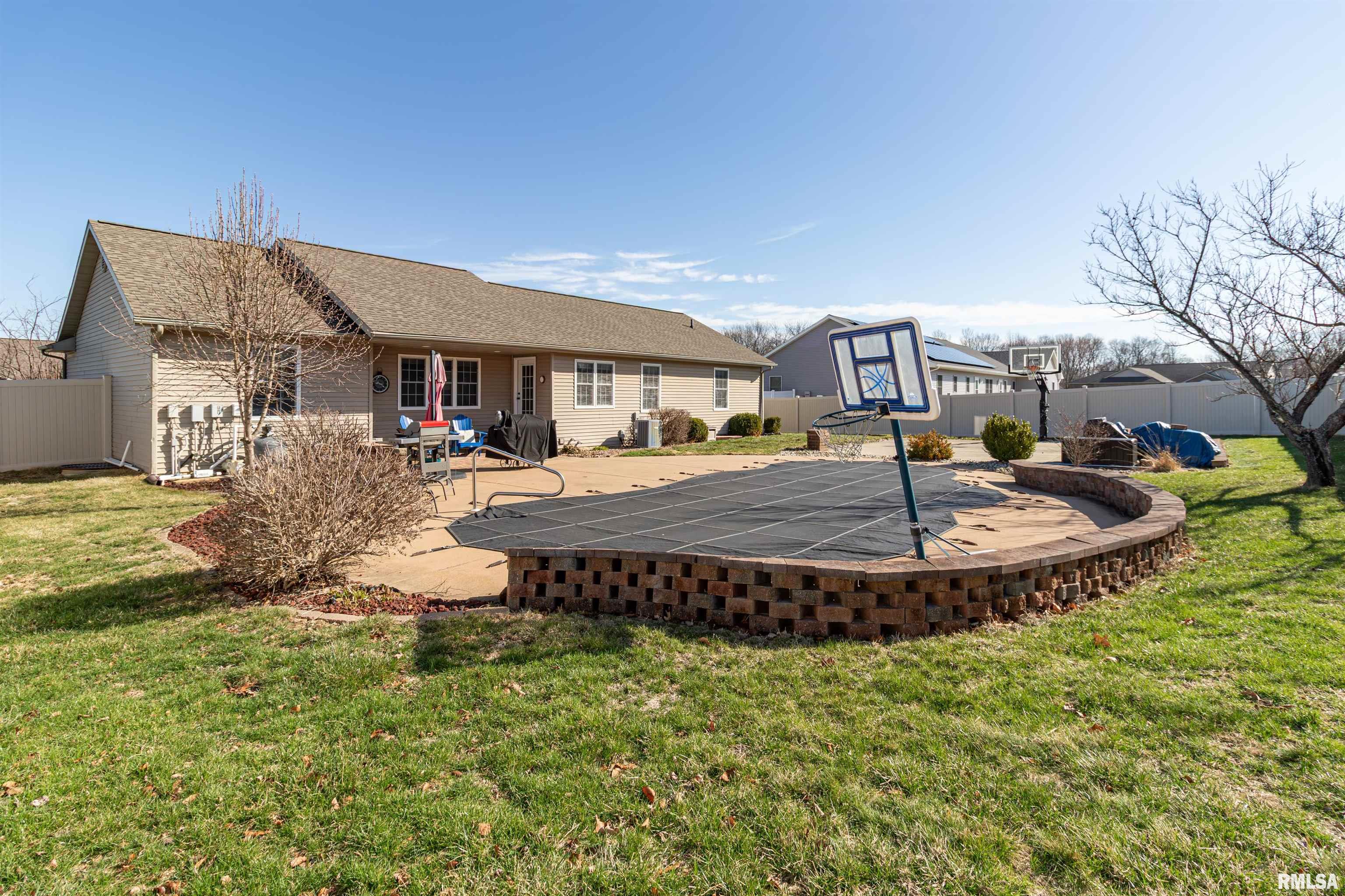 26 Osprey Court Pekin, IL 61554 - Photo 10 of 57
