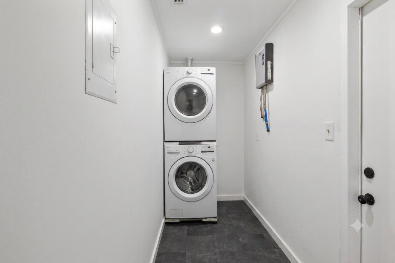 464 Tall Pines Road Cantonment, FL 32533 - Photo 10 of 22 Laundryroom
