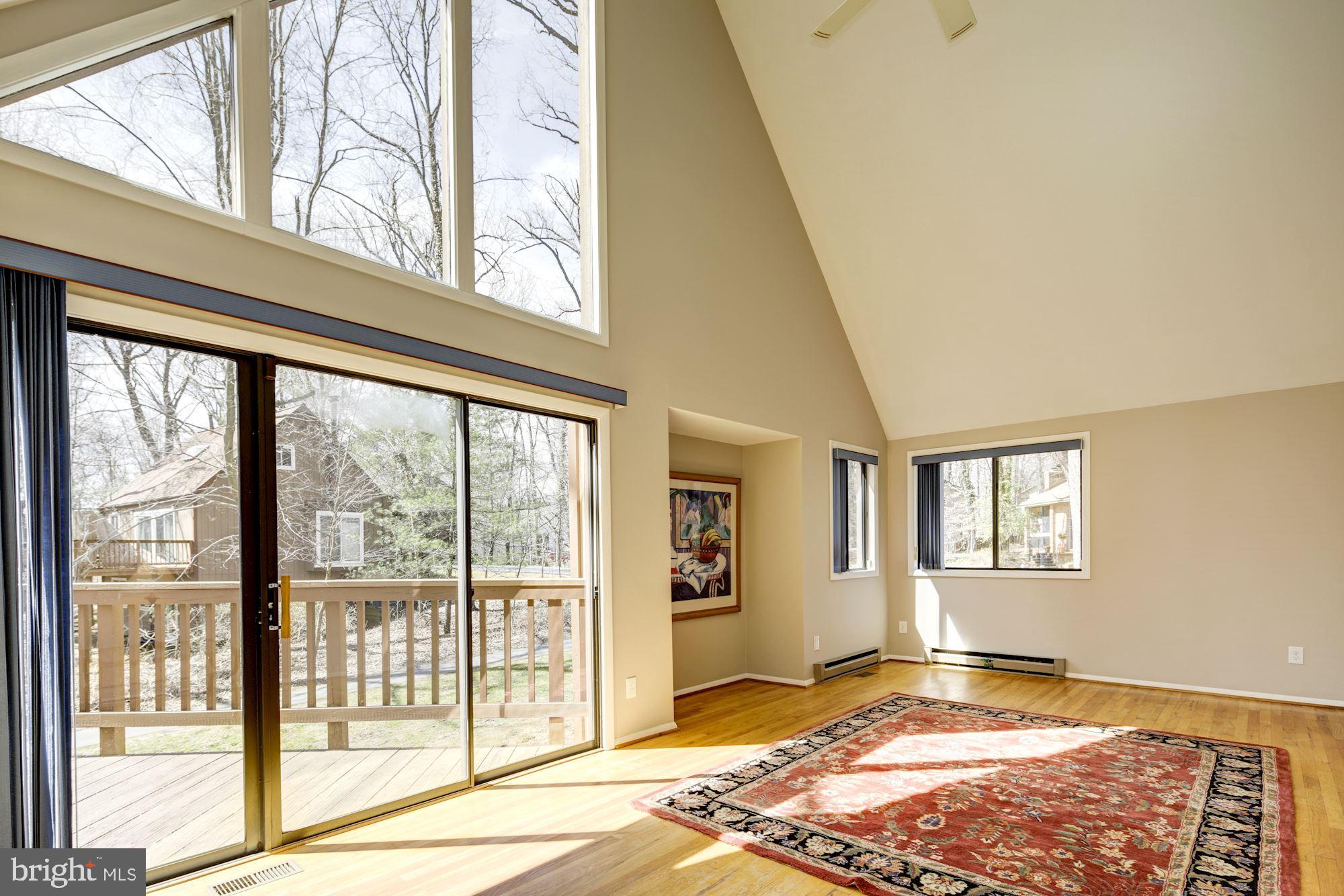 9510 Good Lion Road Columbia, MD 21045 - Photo 33 of 63 WONDERFUL DESIGN* HONEY OAK HARDWOODS