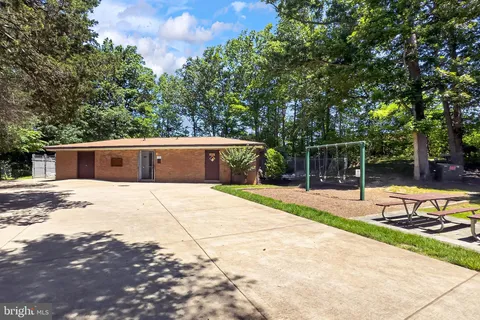 $424,500 | 7611 Tiverton Drive, Springfield, VA 22152