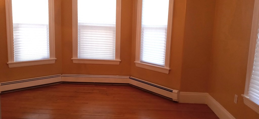 16 Rosebery Road Boston, MA 02136 - Photo 6 of 24 Gallery Image 6