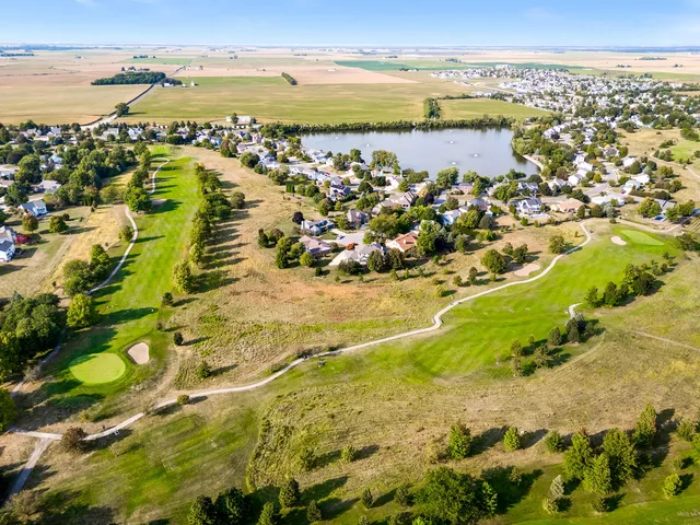 $505,000 | 1902 Quail Run CC Court, Normal, IL 61761