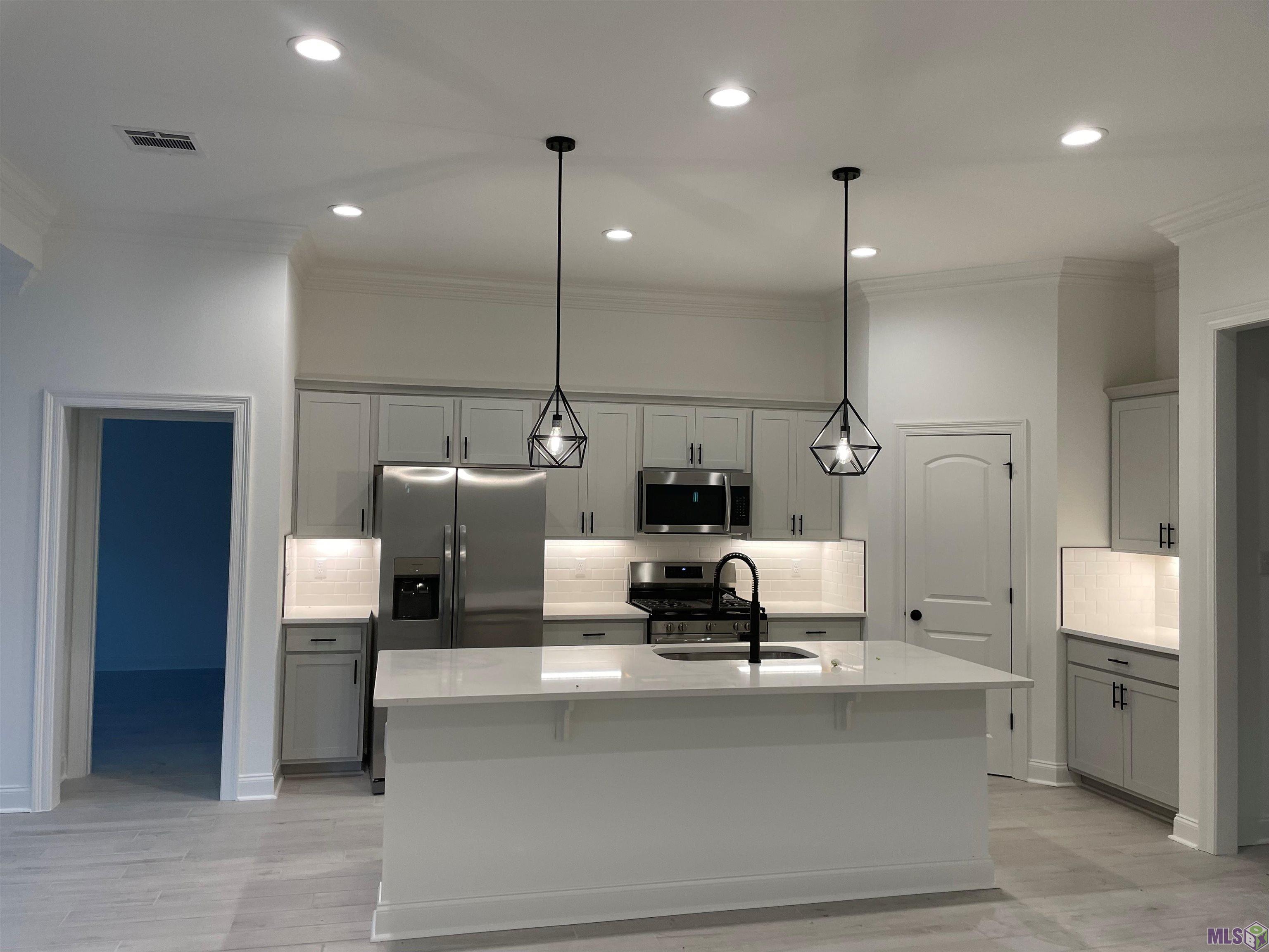 407 Rue Evangeline Houma, LA 70364 - Photo 3 of 7