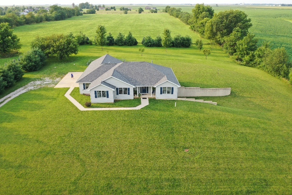 8233 Township Road Clinton, IL 61727 - Photo 23 of 23