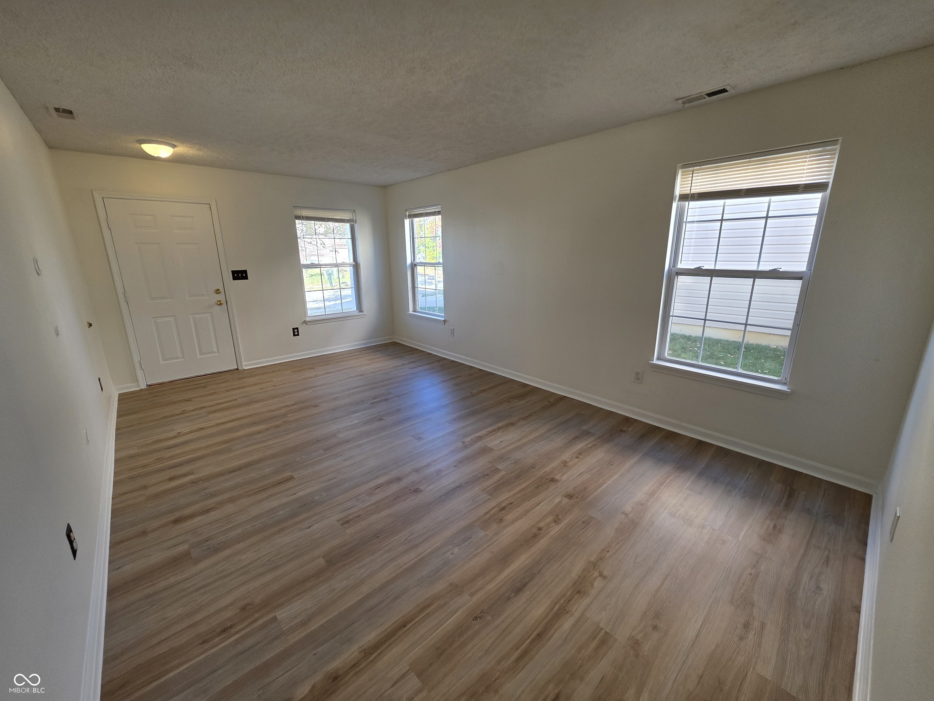 11329 Smoothbark Drive Indianapolis, IN 46235 - Photo 5 of 21