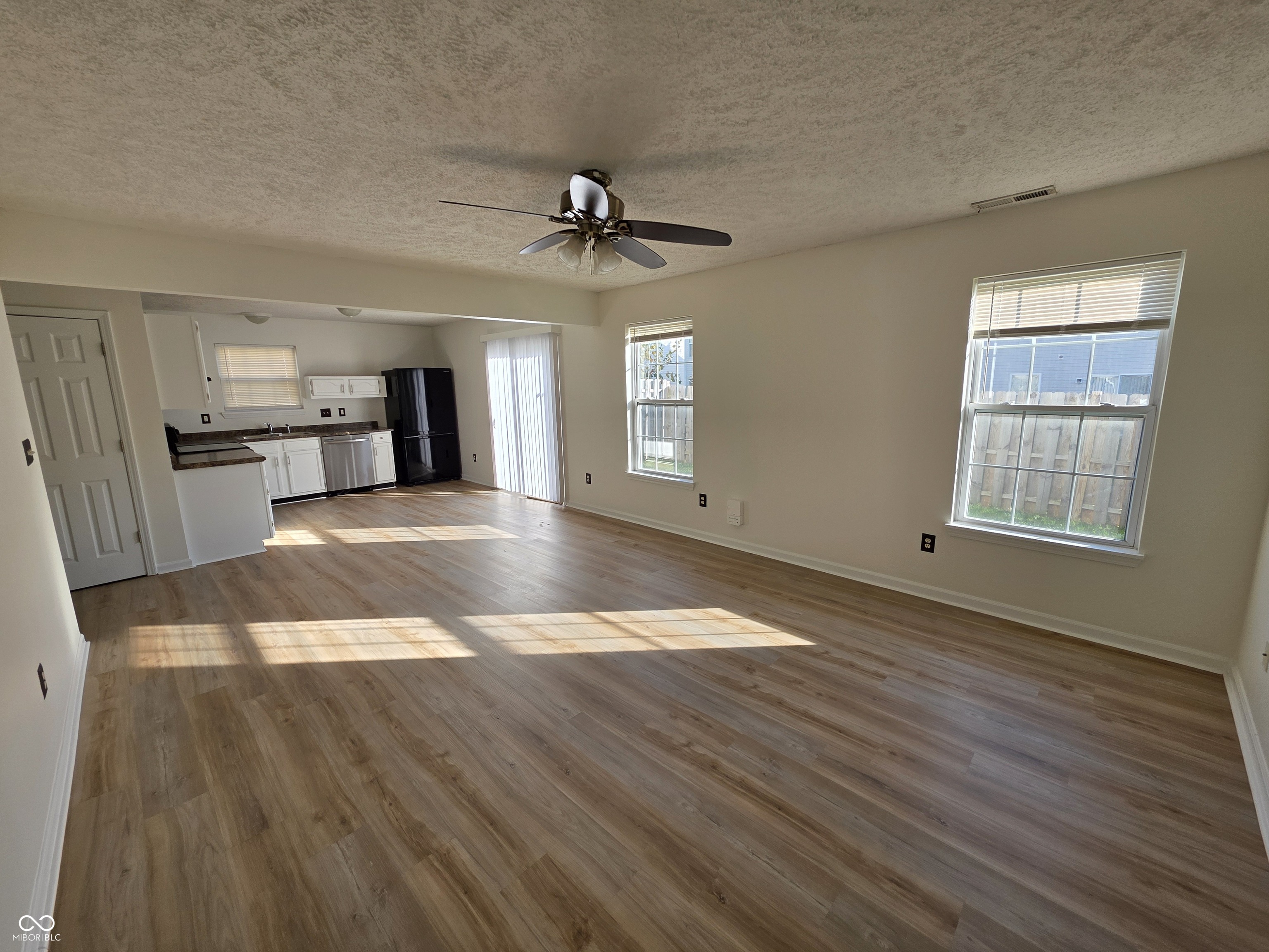 11329 Smoothbark Drive Indianapolis, IN 46235 - Photo 6 of 21