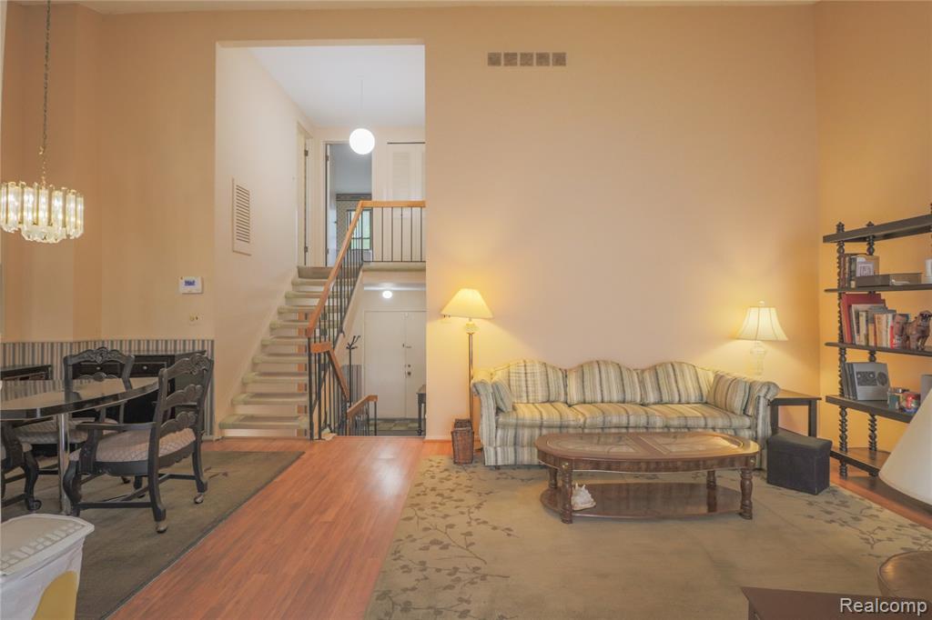 29116 Evergreen Road Southfield, MI 48076 - Photo 4 of 35 Gallery Image 4