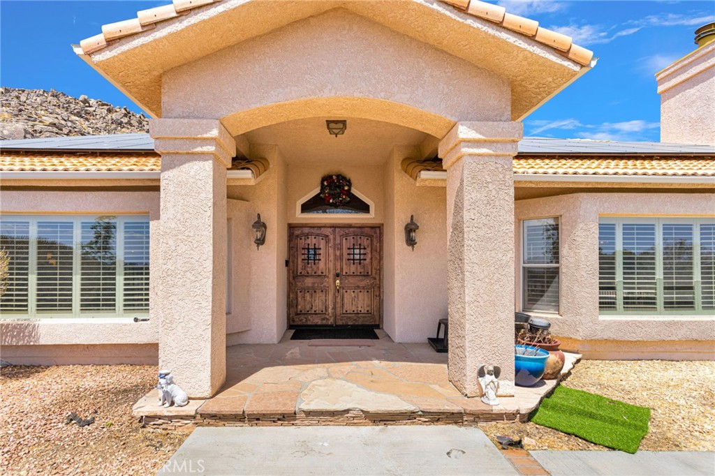 20430 Rancherias Road Apple Valley, CA 92307 - Photo 4 of 72 Front Entrance