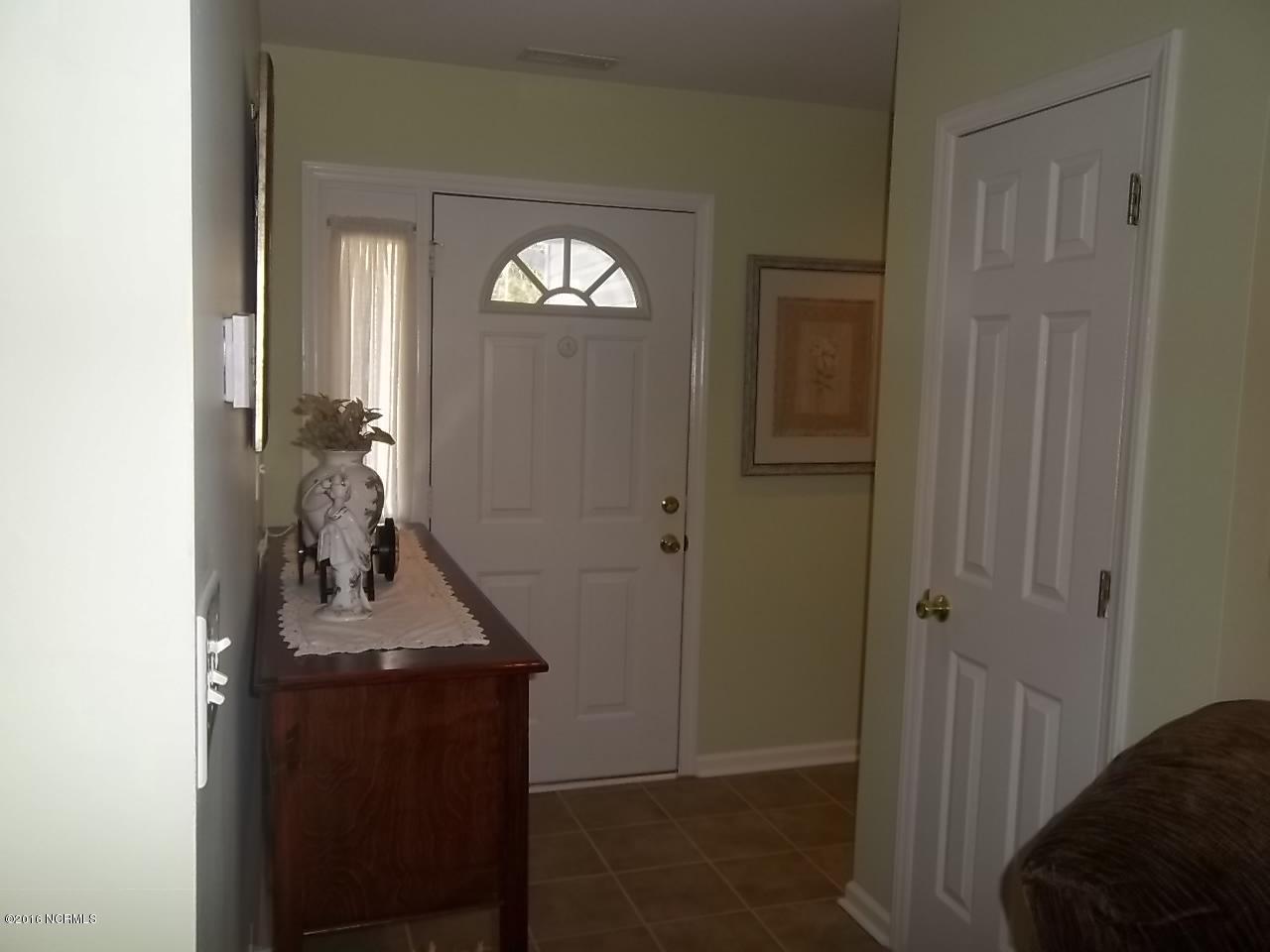 803 Roberts Road Newport, NC 28570 - Photo 6 of 18 Tiled Entry