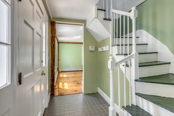 397 Concord Road Bedford, MA 01730 - Photo 4 of 30