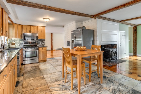 397 Concord Road Bedford, MA 01730 - Photo 9 of 30
