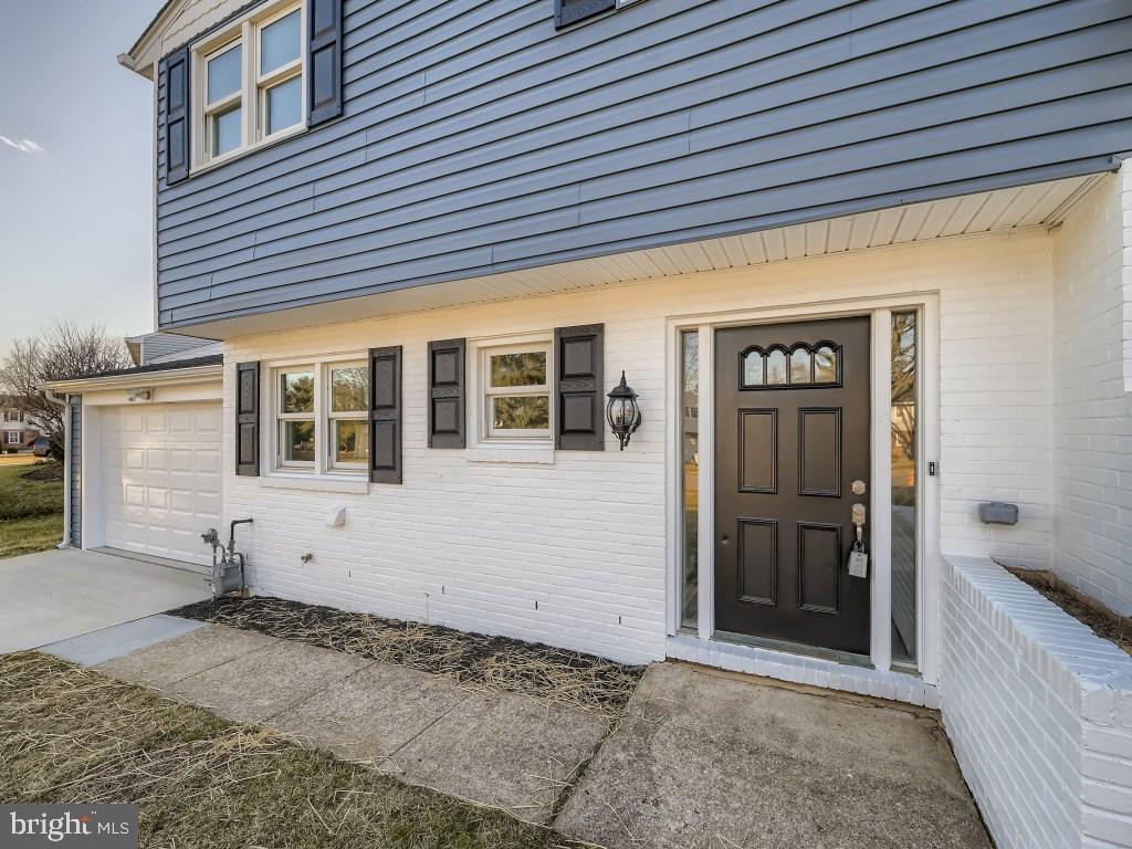8404 Saunders Road Lutherville-Timonium, MD 21093 - Photo 4 of 33 Exterior Front Door