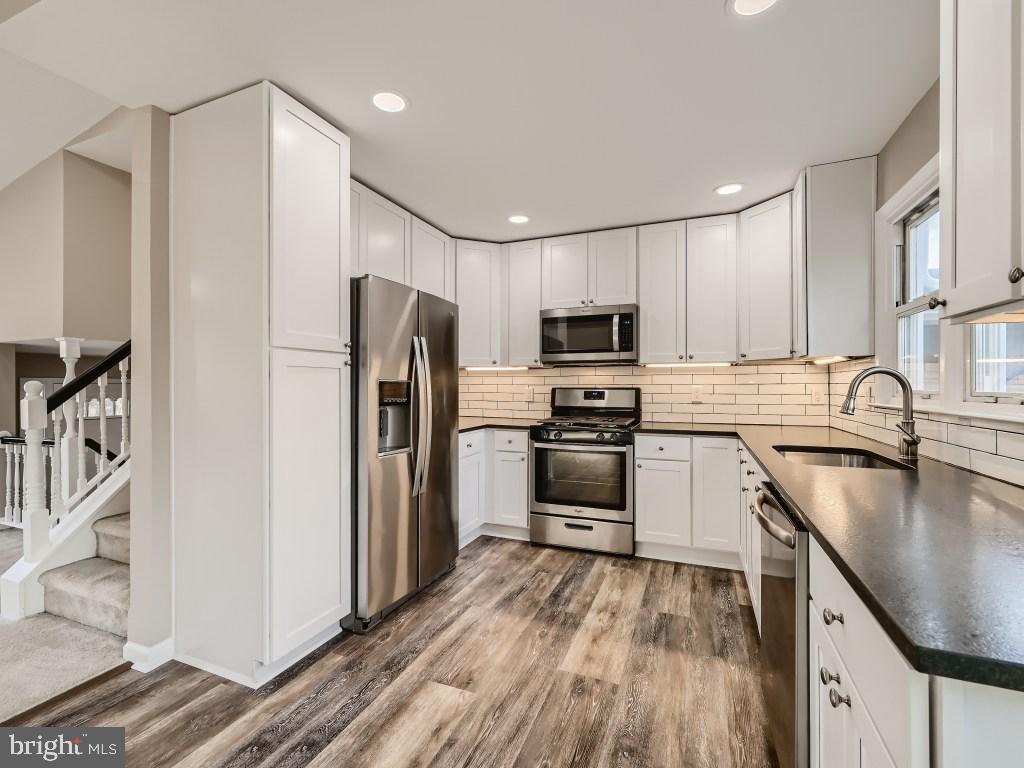 8404 Saunders Road Lutherville-Timonium, MD 21093 - Photo 9 of 33 Kitchen