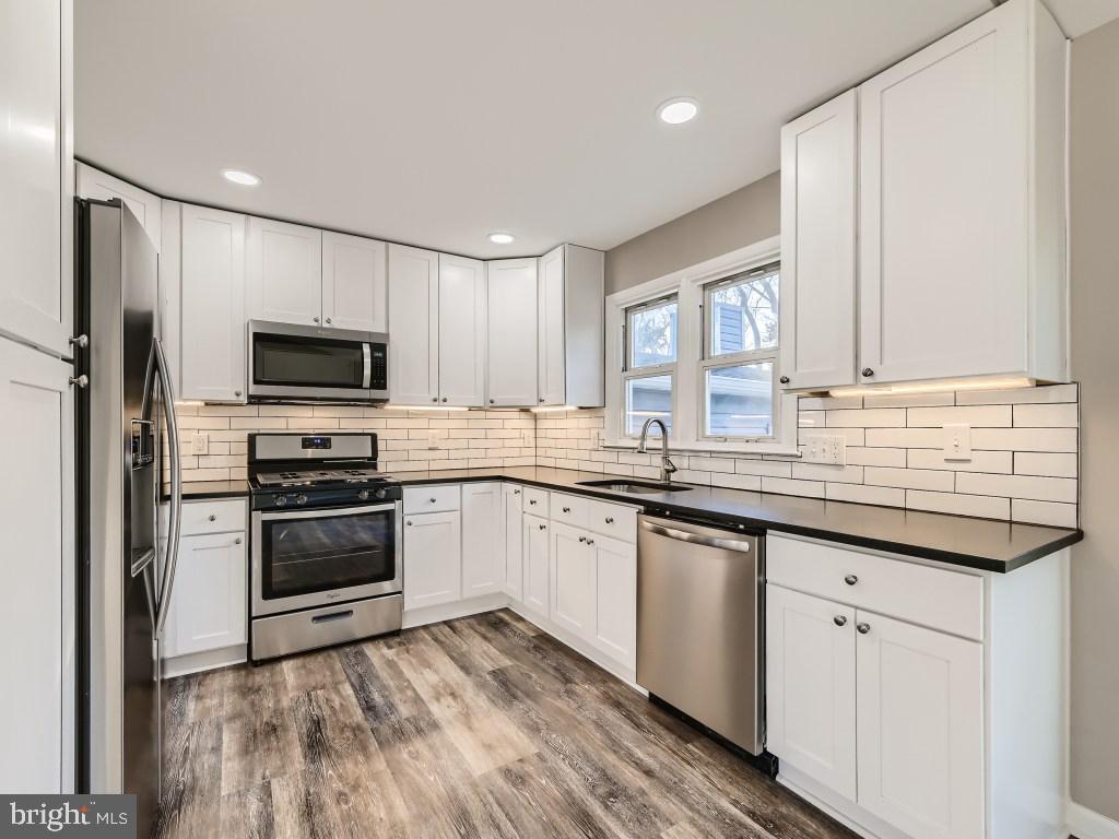8404 Saunders Road Lutherville-Timonium, MD 21093 - Photo 10 of 33 Kitchen