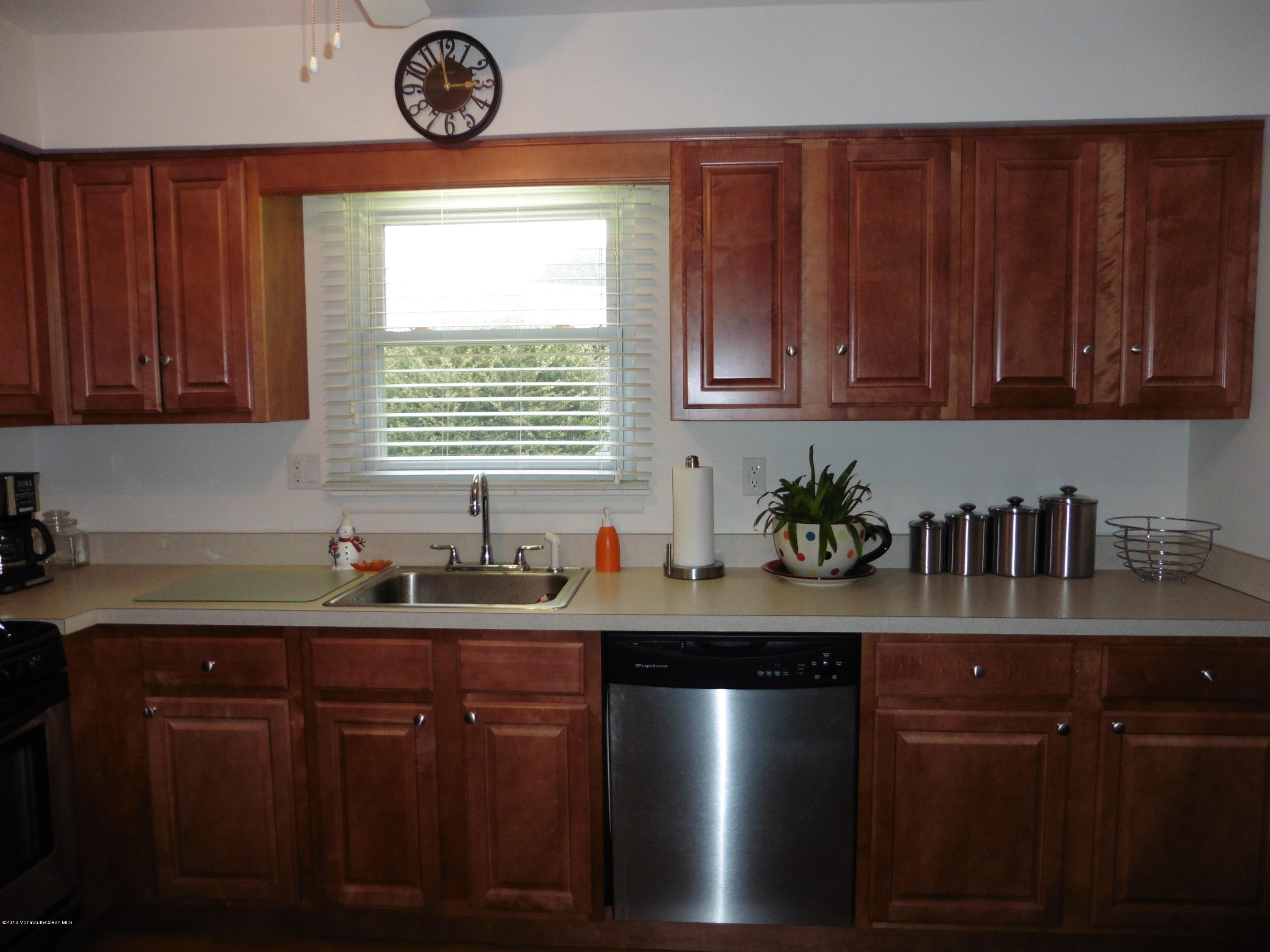 10 Poe Road Brick, NJ 08724 - Photo 16 of 26 P1010346