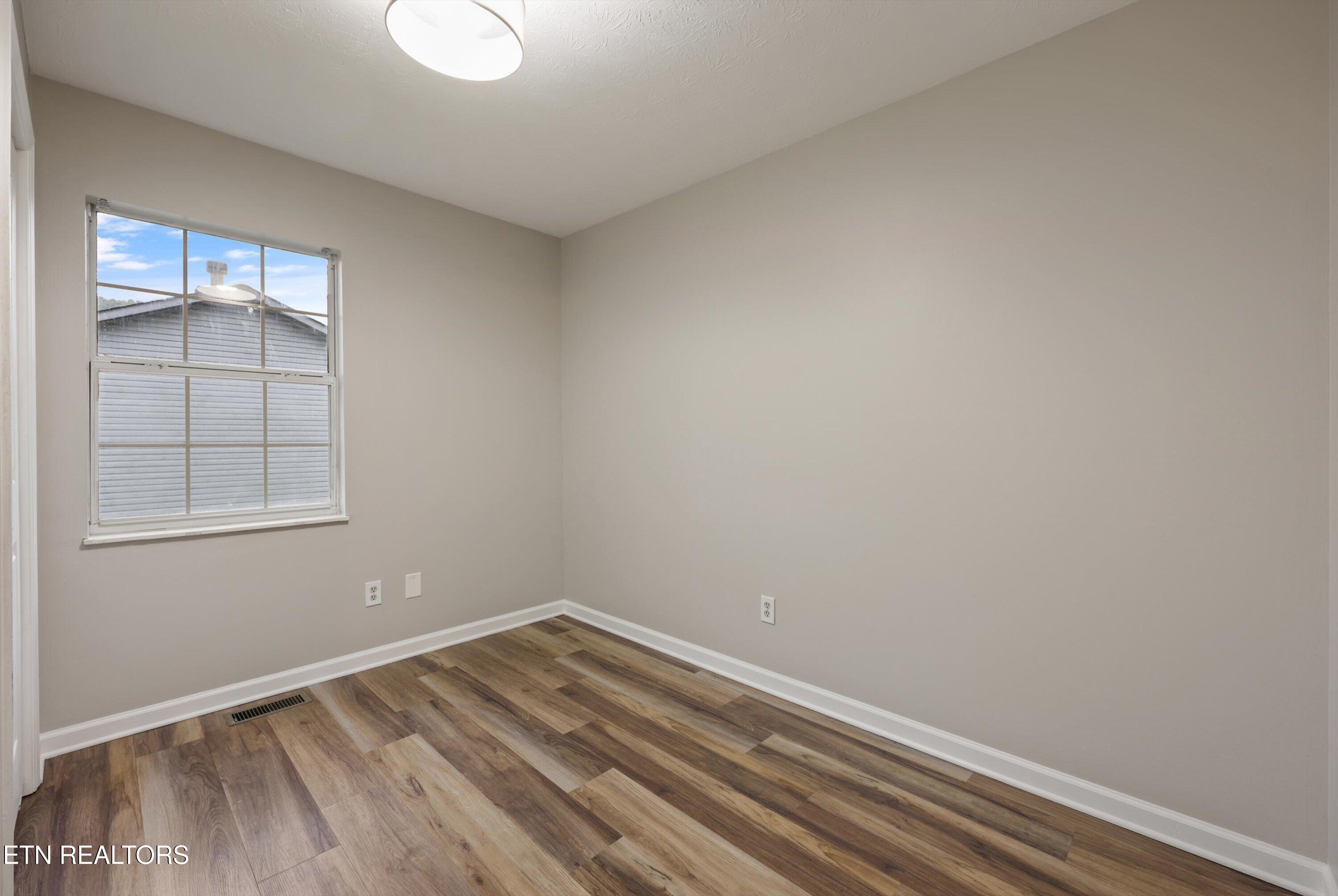 8002 Hill Road Knoxville, TN 37938 - Photo 20 of 38 Bedroom 1