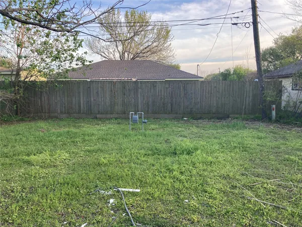 $1,600 | 2627 32nd Avenue North, Texas City, TX 77590