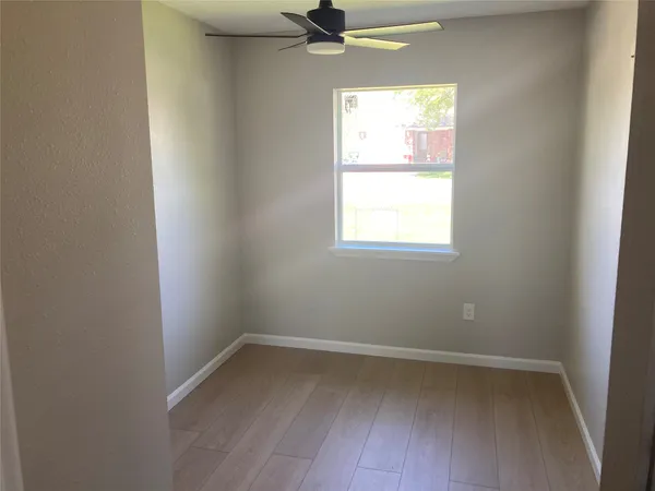 $1,600 | 2627 32nd Avenue North, Texas City, TX 77590