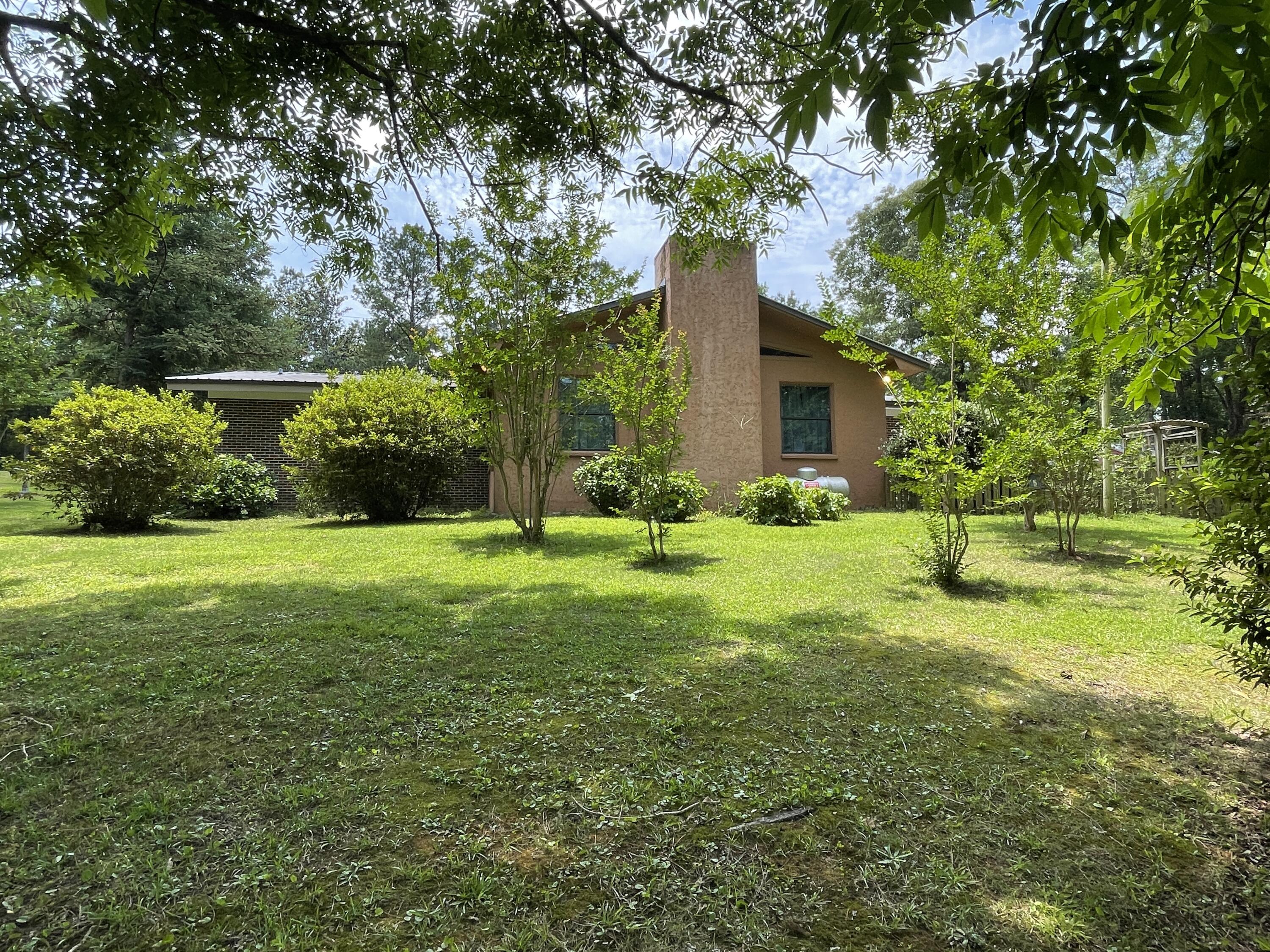 842 Bob Sikes Road DeFuniak Springs, FL 32435 - Photo 4 of 36 IMG_2331