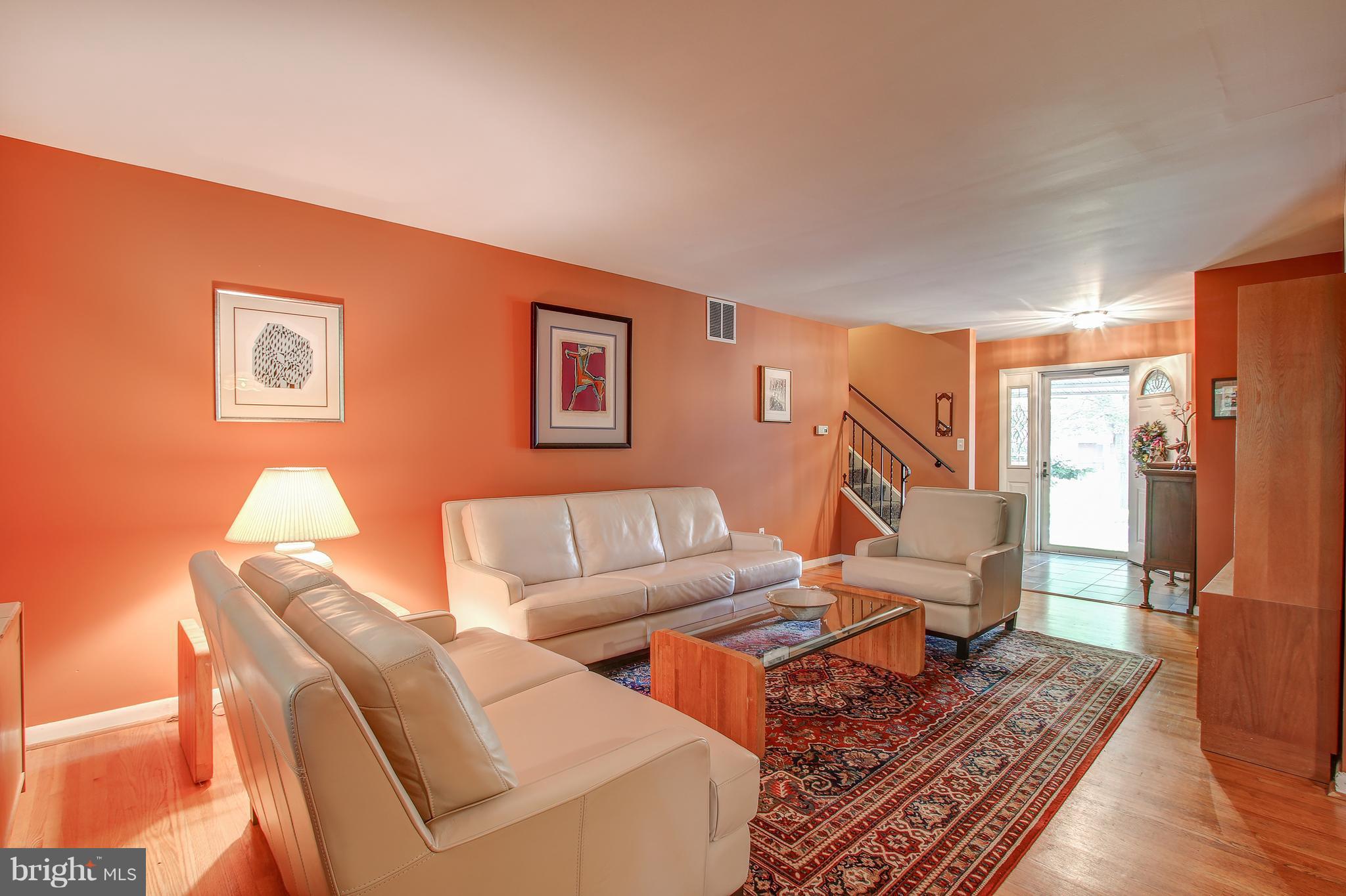 10802 Margate Road Silver Spring, MD 20901 - Photo 5 of 29 Living Room