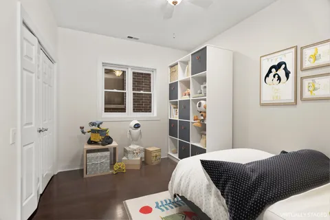 $675,000 | 2222 West Belmont Avenue, Unit 301, Chicago, IL 60618