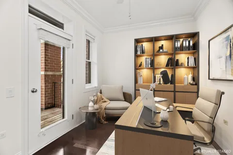 $675,000 | 2222 West Belmont Avenue, Unit 301, Chicago, IL 60618