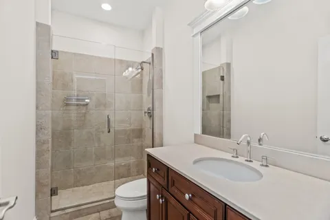 $675,000 | 2222 West Belmont Avenue, Unit 301, Chicago, IL 60618