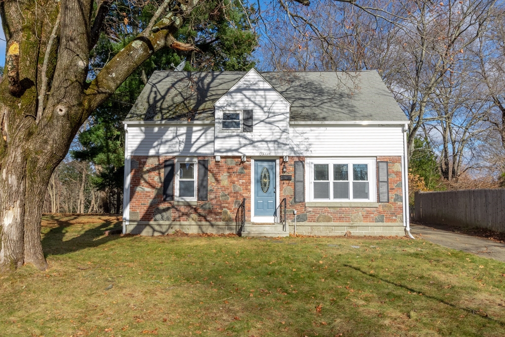 3 Hamilton Street Oxford, MA 01540 - Photo 1 of 26