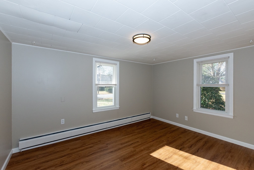 3 Hamilton Street Oxford, MA 01540 - Photo 15 of 26