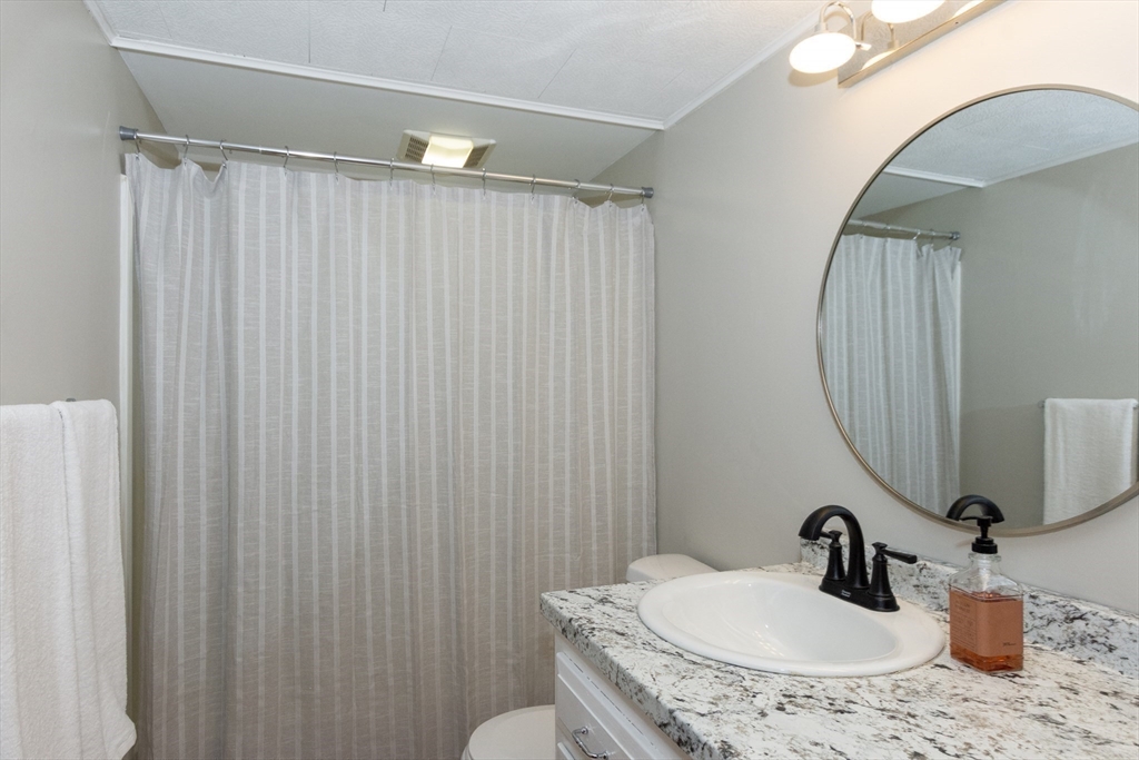 3 Hamilton Street Oxford, MA 01540 - Photo 19 of 26