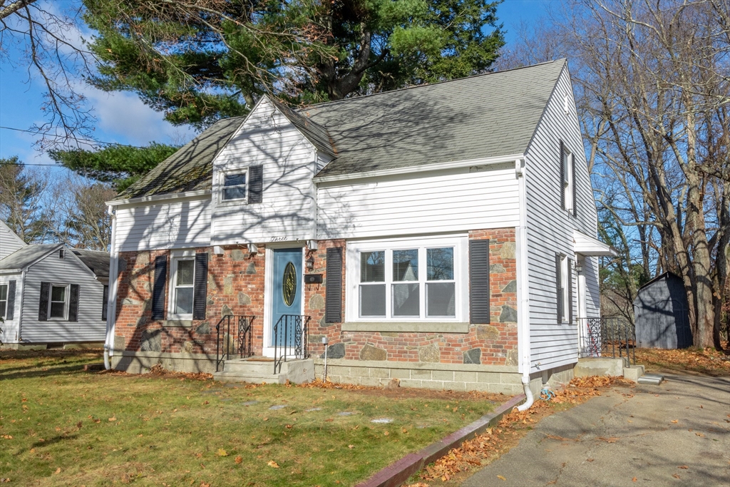 3 Hamilton Street Oxford, MA 01540 - Photo 2 of 26