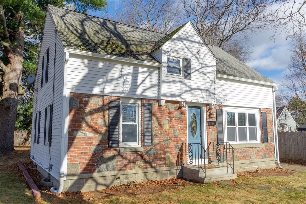 3 Hamilton Street Oxford, MA 01540 - Photo 3 of 26