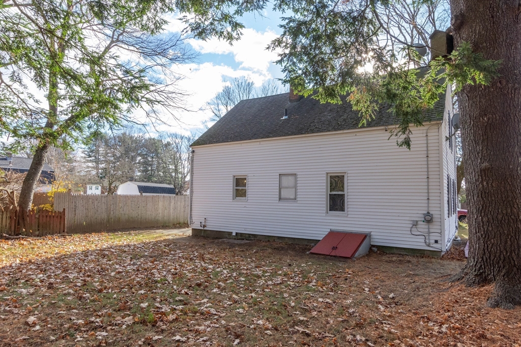 3 Hamilton Street Oxford, MA 01540 - Photo 7 of 26