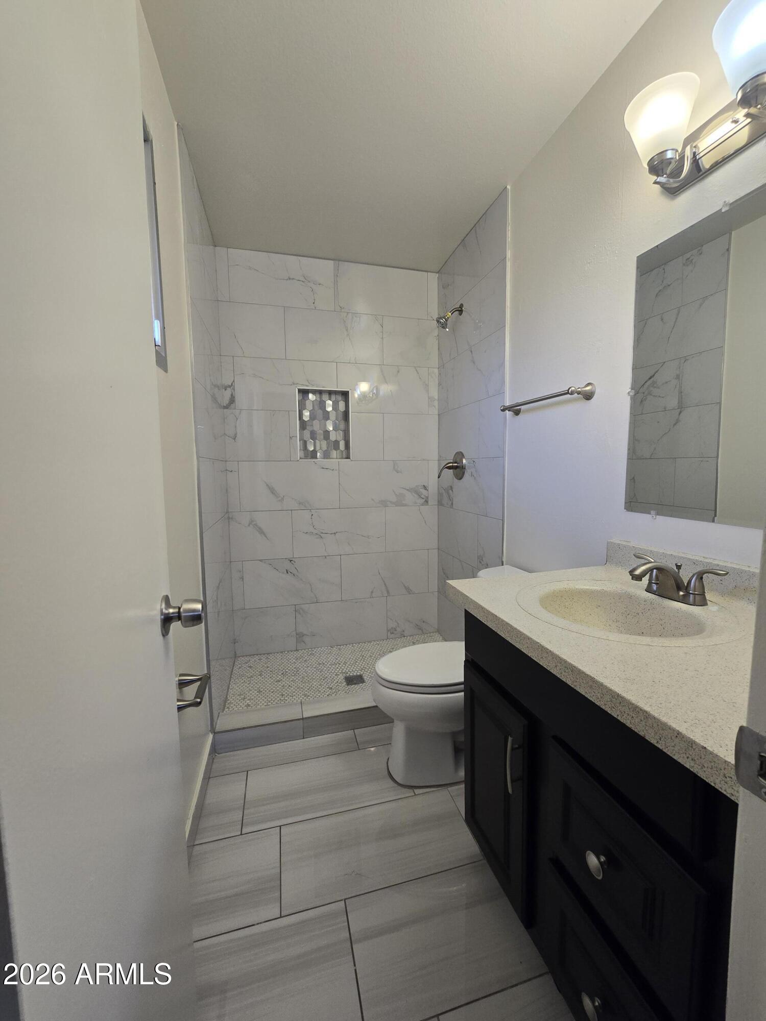 3339 West Cholla Street Phoenix, AZ 85029 - Photo 17 of 20 20260404_065727